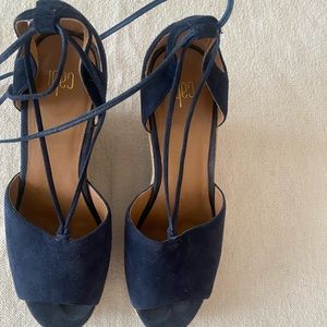 CAbi Wedges, size 8.5
